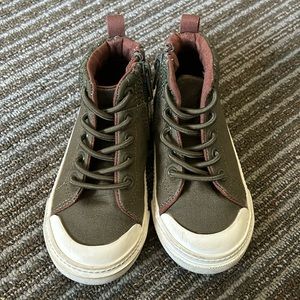 Toddler Old Navy shoes
